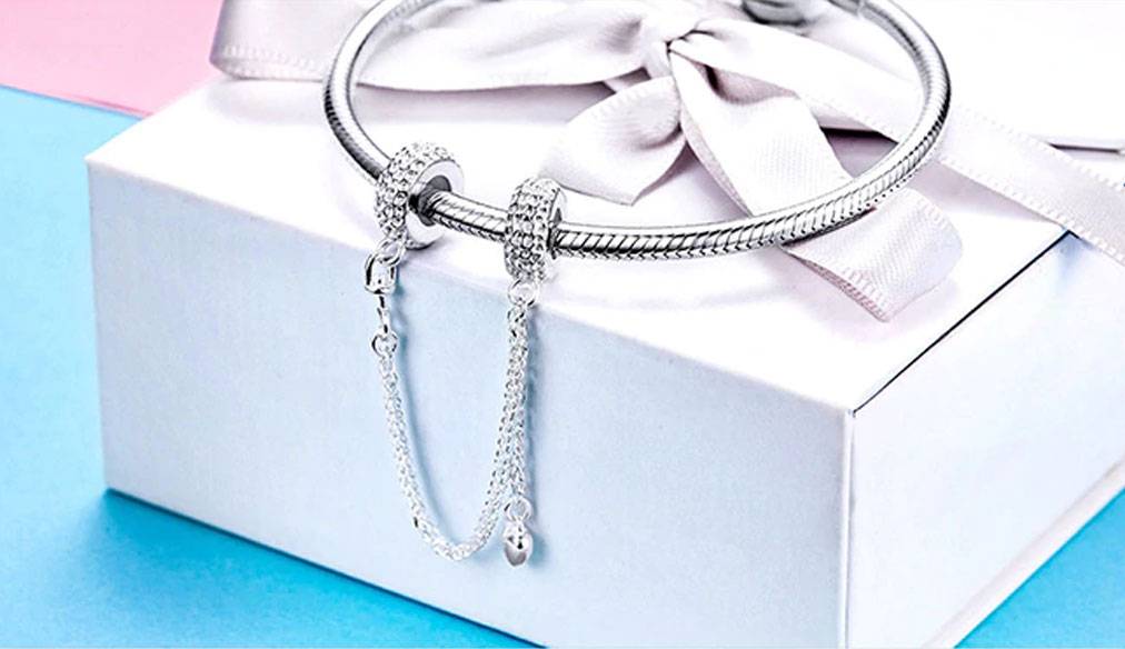 Charm Bracelets: Jewelry Full of Memories