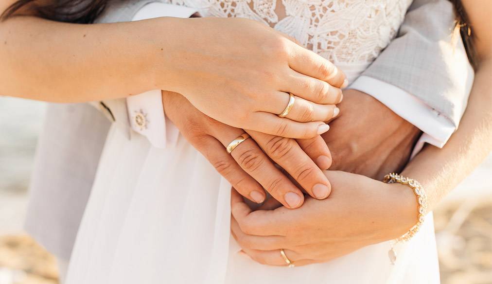 Jewelry Addicts Romantic Gift Ideas for Relationship Anniversary https://jwlraddicts.com/romantic-gift-ideas-for-relationship-anniversary__trashed/