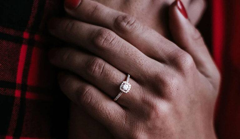 Jewelry Addicts Looking for an Engagement Ring Ask Yourself These Important Questions https://jwlraddicts.com/looking-for-an-engagement-ring-ask-yourself-these-important-questions/
