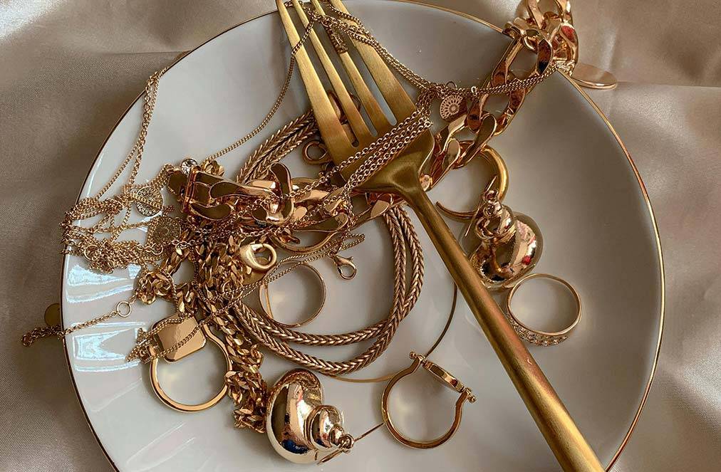 Jewelry Addicts Comparing Lobster Clasp vs. Box Lock for Your Ideal Fit