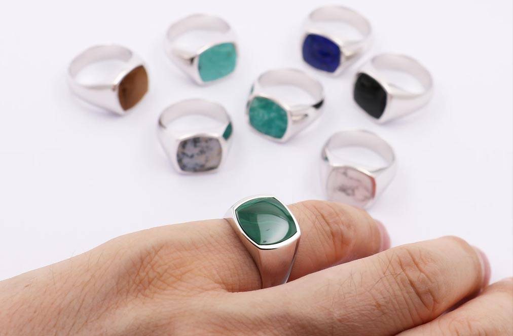 Jewelry Addicts History of Pinky Rings, The Power, Secret Meaning: A Gentleman’s Guide https://jwlraddicts.com/the-power-secret-meaning-history-of-pinky-rings/