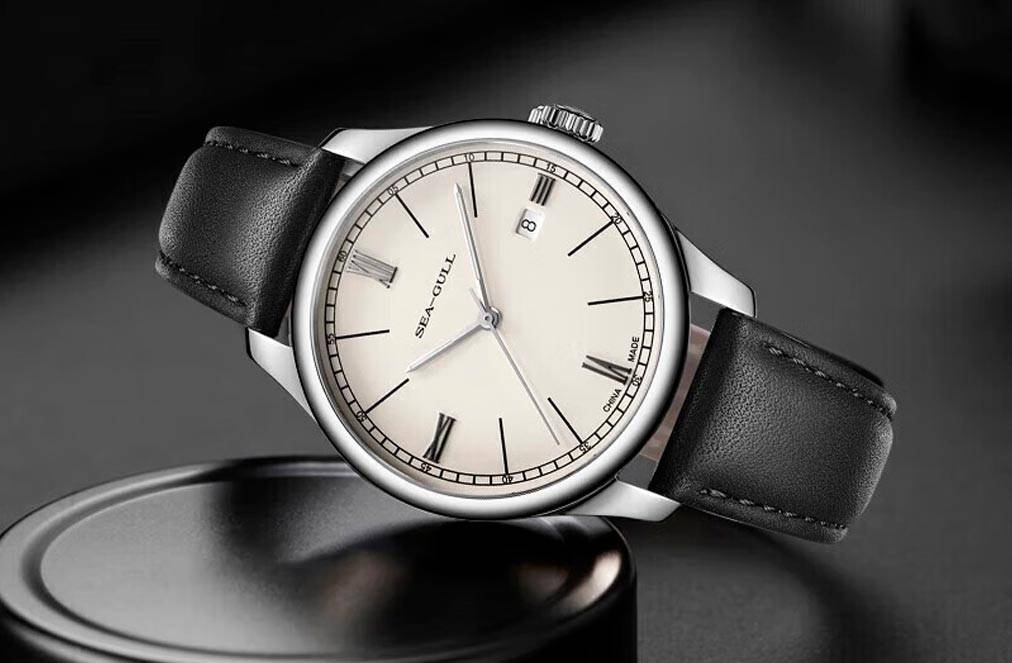Jewelry Addicts The Ultimate Minimalist Watch for 2024: Sea-gull 819.17.6073 https://jwlraddicts.com/?p=85601