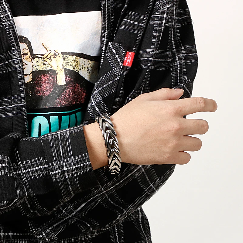Punk High Polished Arrow Shaped Bracelet