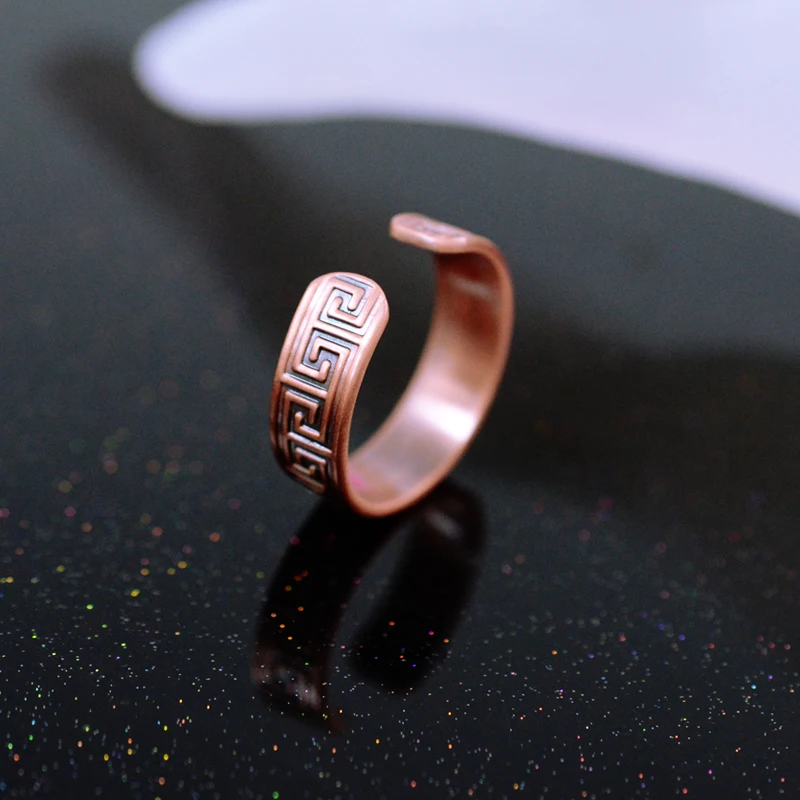 Antique Women's Copper Maze Pattern Magnetic Ring