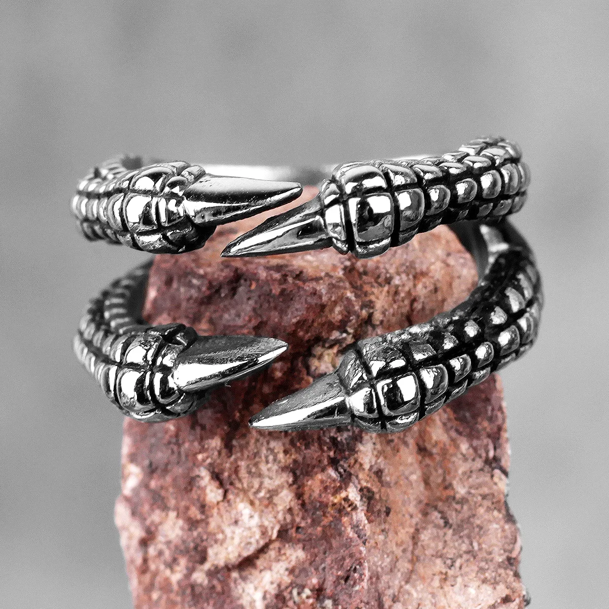 Vintage Style Dragon Claw Gothic Biker Ring