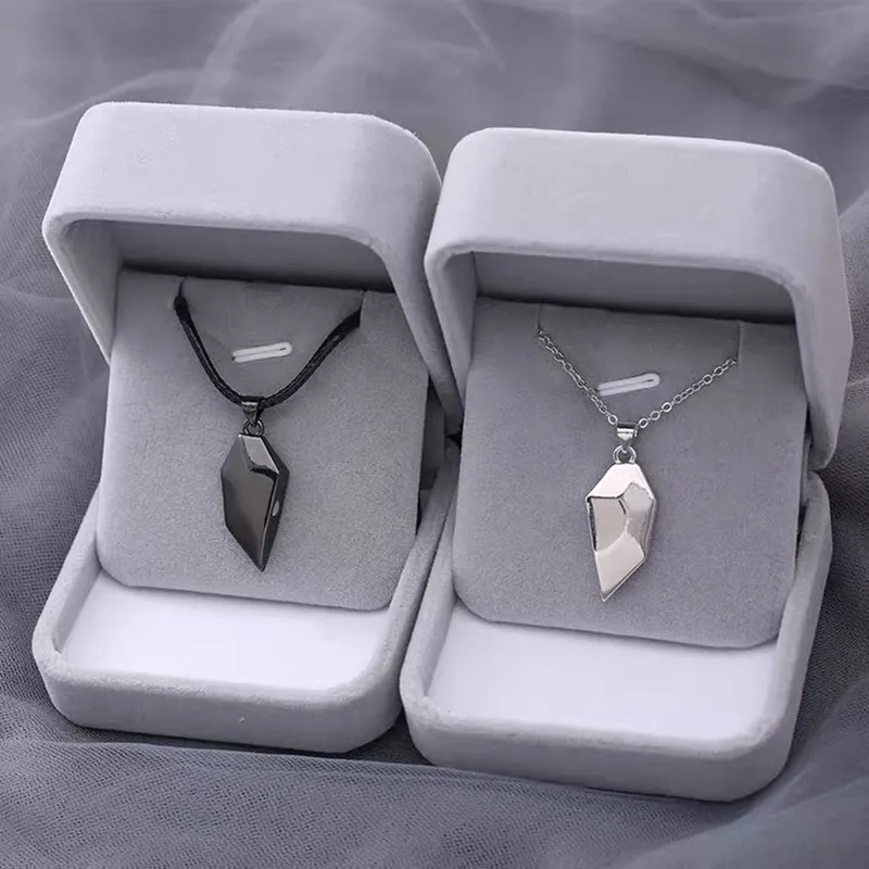Magnetic Couple Necklace for Lovers Friendship Heart Pendant