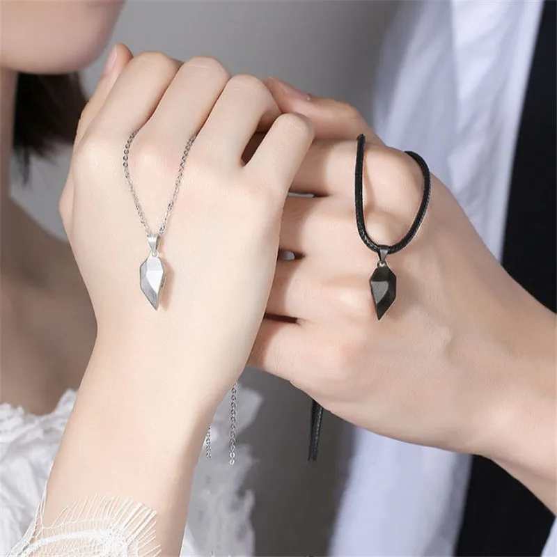 Magnetic Couple Necklace for Lovers Friendship Heart Pendant
