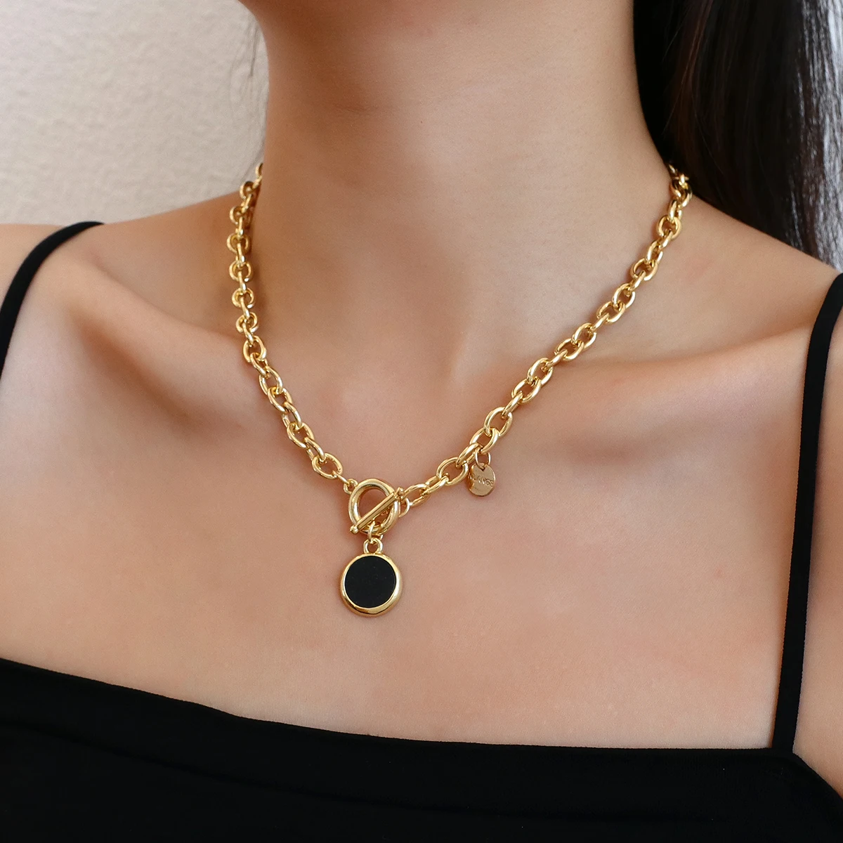 Round Pendant Chain Necklaces for Women