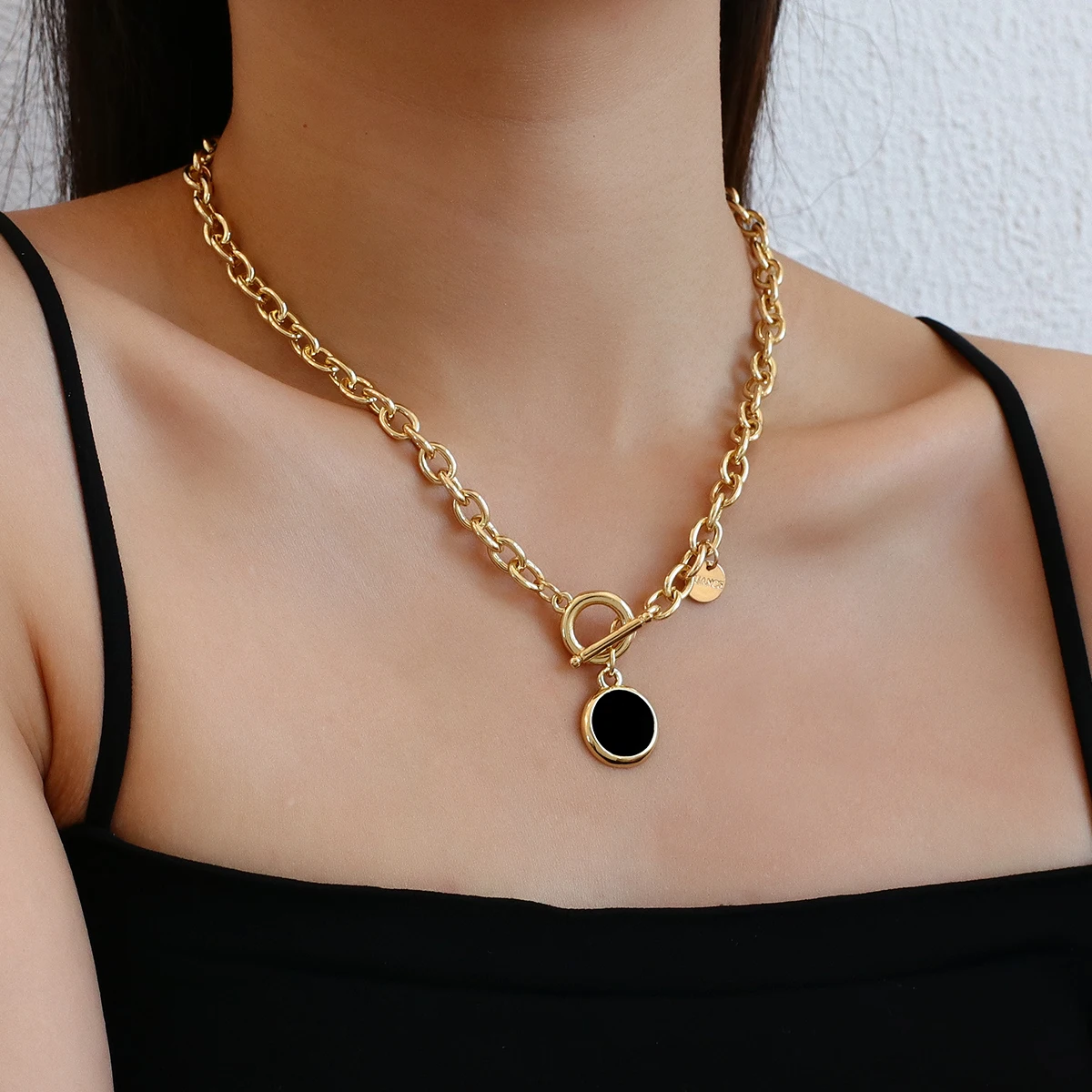 Round Pendant Chain Necklaces for Women