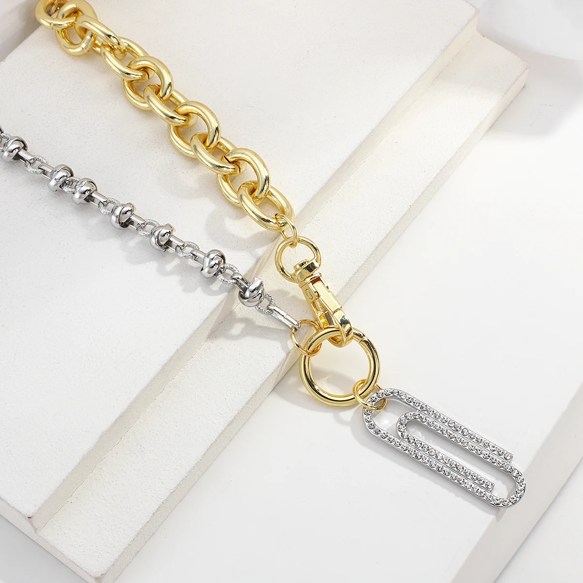 Design Rhinestone Paperclip Chain Necklace for Women