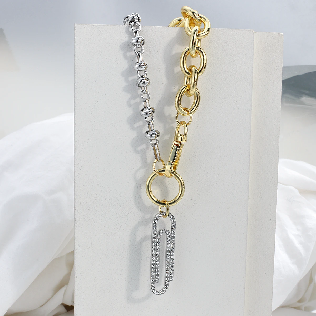 Design Rhinestone Paperclip Chain Necklace for Women
