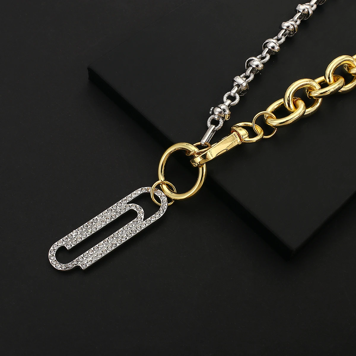 Design Rhinestone Paperclip Chain Necklace for Women