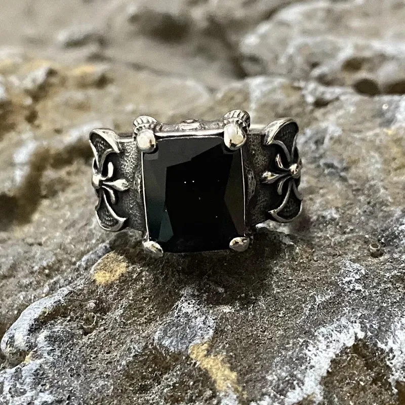 Viking Black Gemstone Axe Vintage Ring
