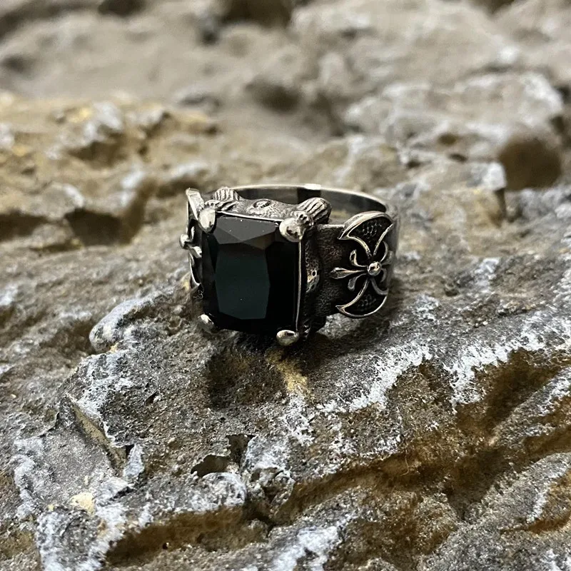 Viking Black Gemstone Axe Vintage Ring
