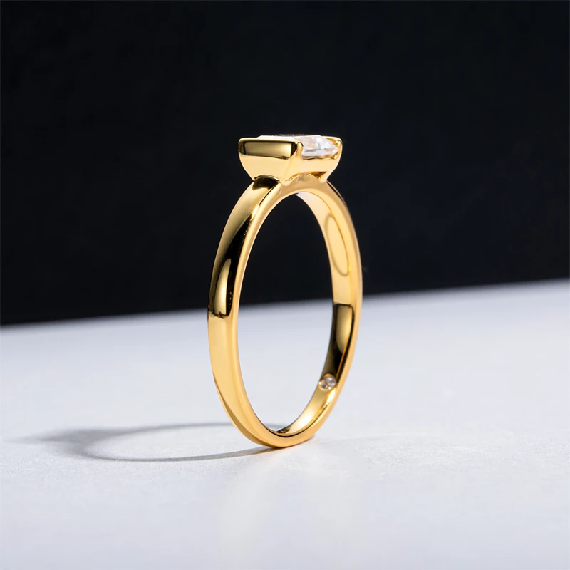 1 Carat Emerald Cut Moissanite Ring