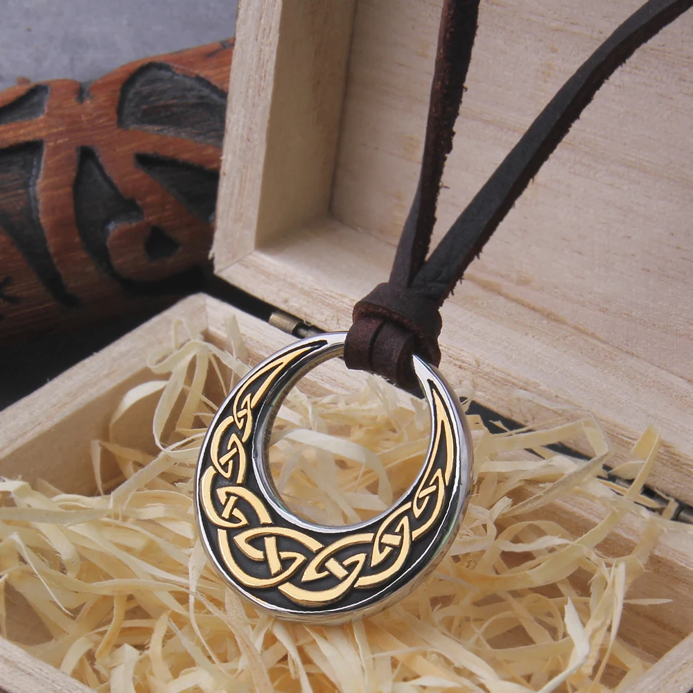 Celtic Knot Round Pendant Necklace