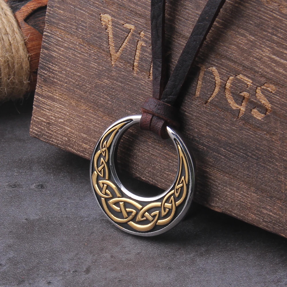Celtic Knot Round Pendant Necklace