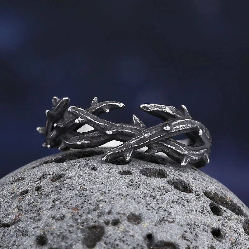 Retro Style Stainless Steel Thorn Couple Ring