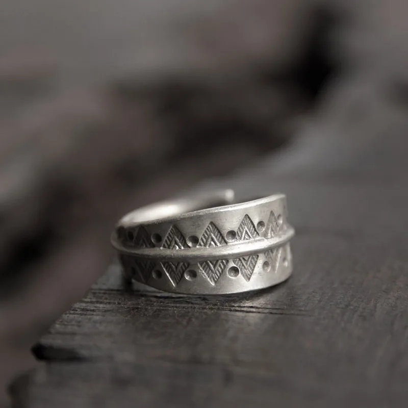 Silver Triangle Pattern Wrap Ring