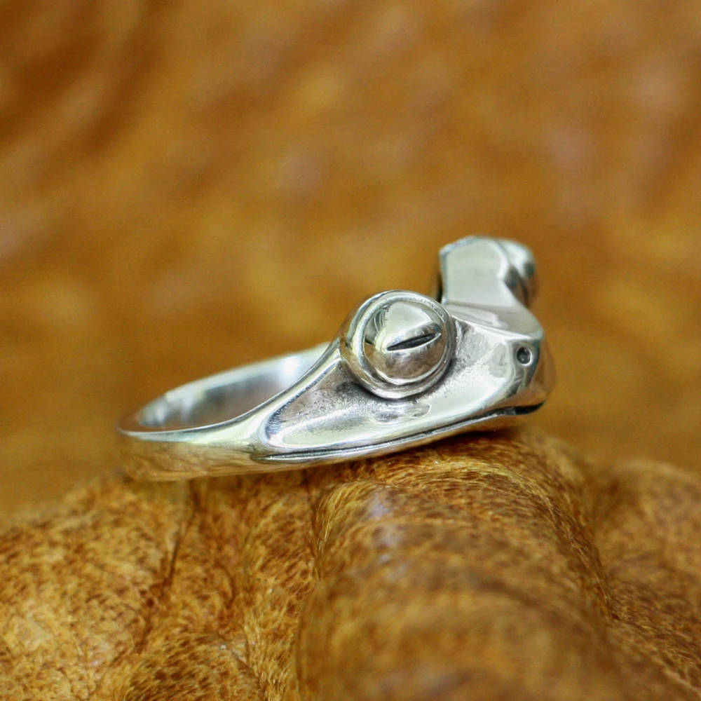 Frog Ring in 925 Sterling Silver