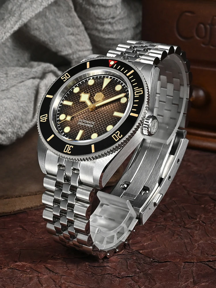 San Martin 40mm 3D Waffle Dial Dive Watch NH35 Automatic 200M Waterproof Sapphire Crystal