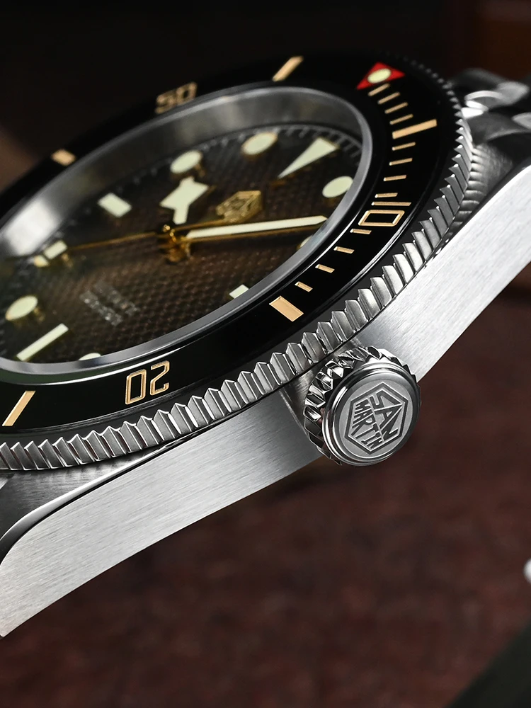 San Martin 40mm 3D Waffle Dial Dive Watch NH35 Automatic 200M Waterproof Sapphire Crystal
