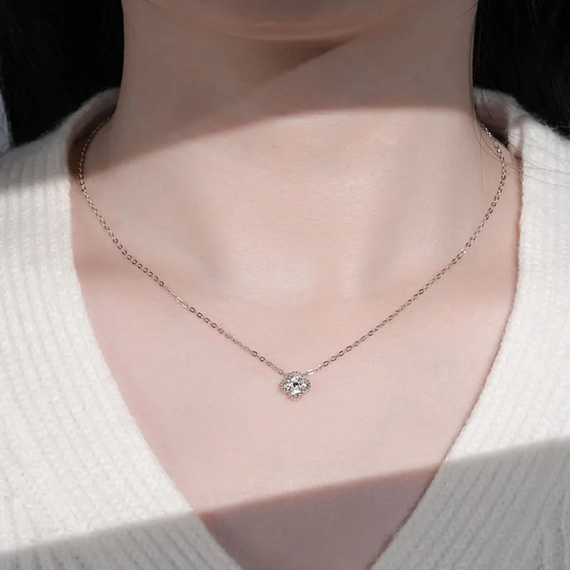 Lucky Clover Moissanite Pendant Necklace
