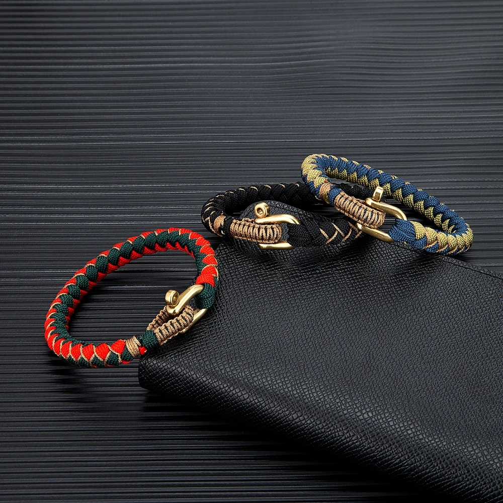 Knotline™ – Paracord Survival Bracelet