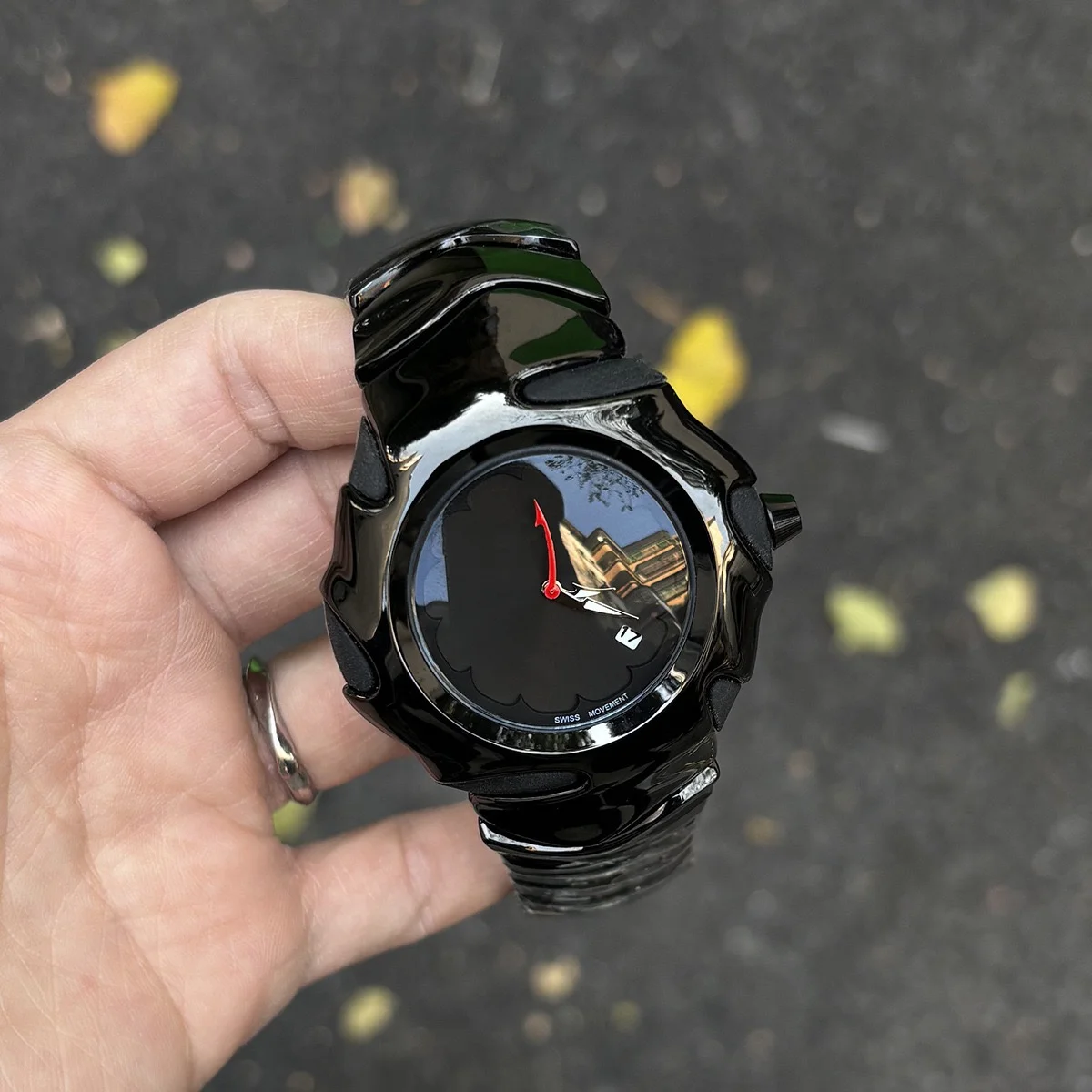 Blade-Style Men’s Quartz Watch 2025 – Affordable & Stylish
