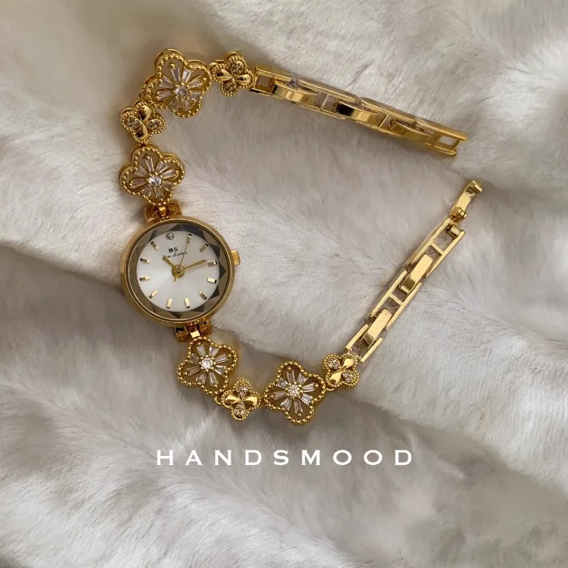 Luxury Floral Bracelet Women’s Watch – Elegant Quartz Timepiece