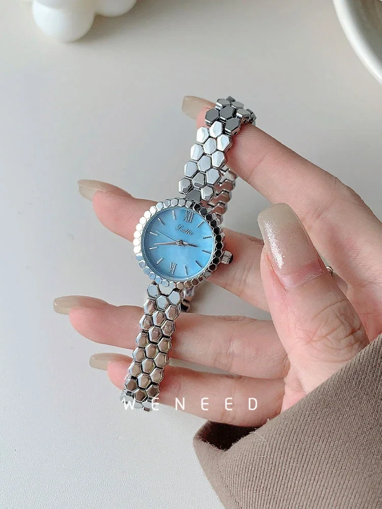 Scottie Blue Dial Stainless Steel Women’s Watch – Elegant Hex Bracelet