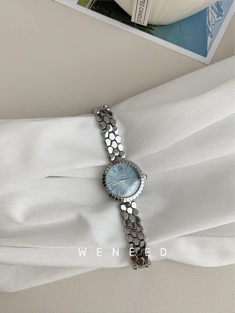 Scottie Blue Dial Stainless Steel Women’s Watch – Elegant Hex Bracelet