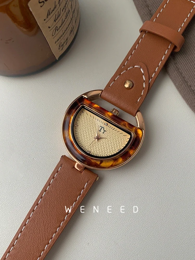 Vintage Women’s Leather Quartz Watch – Designer Dial with 30M Waterproof