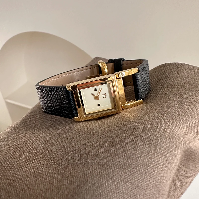 Luxury Square Face Women's Watch – Leather Strap, Quartz Shell Dial Women's Watches Color : T043 Grey|T043 black 