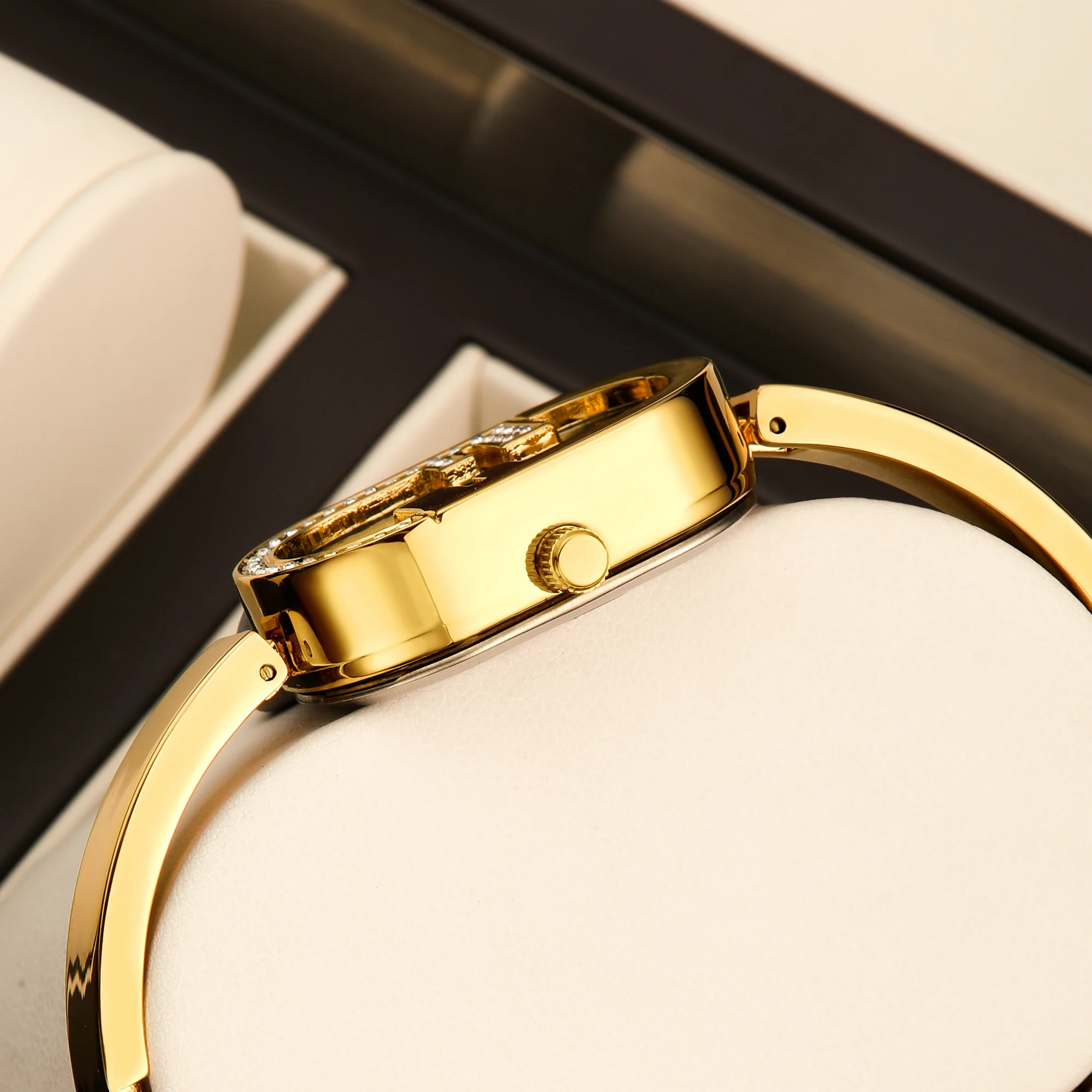 YaLaLuSi brand sparkling luxury ladies quartz watch, elegant temperament style, bracelet wristbands Ladies Gift