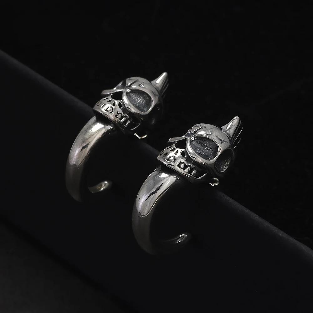 Skull hook earrings in 925 silver with curved punk design