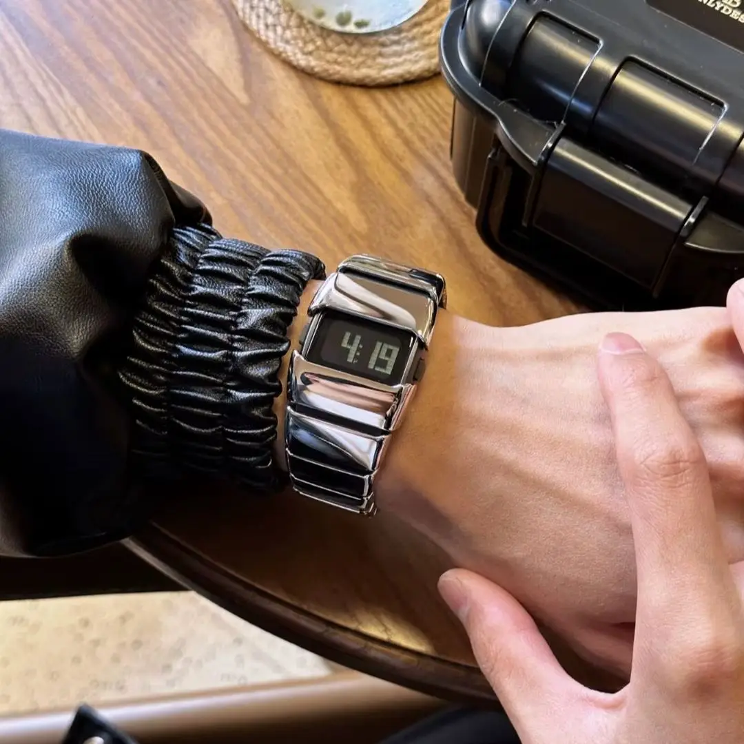 BENLYDESIGN Unique Metal Watches Retro-futuristic Watches For Men Punk Style Fashion Electronic Trendy Stylish Y2K Watches X6000
