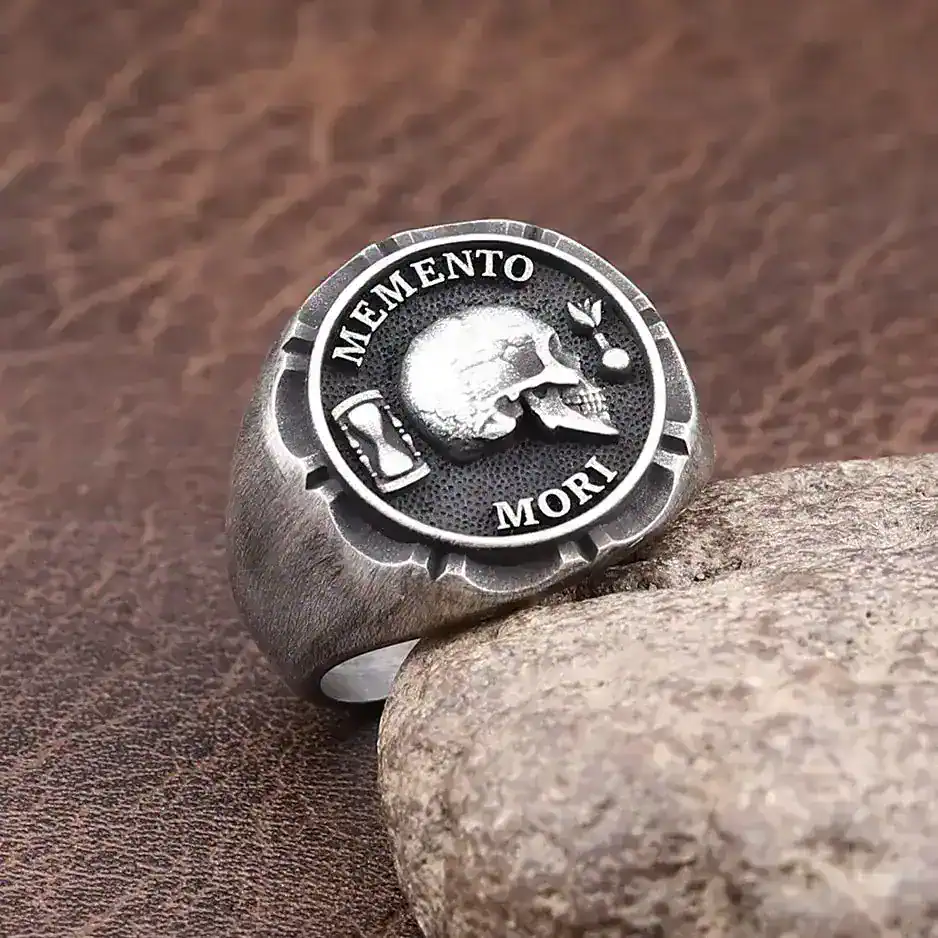 Bold skull ring with 