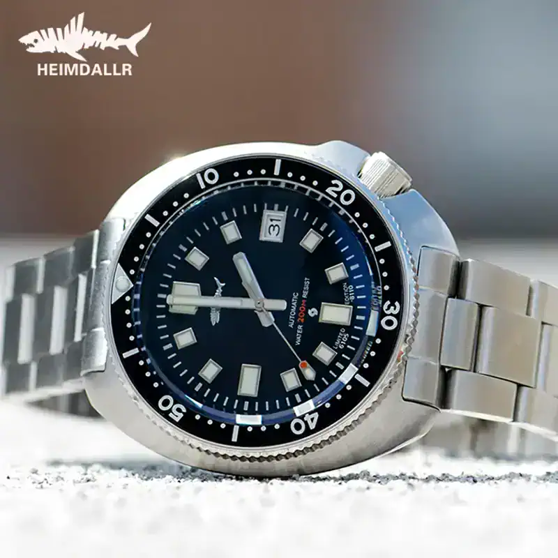 Automatic Dive Watch with Black Dial and Stainless Steel Band.