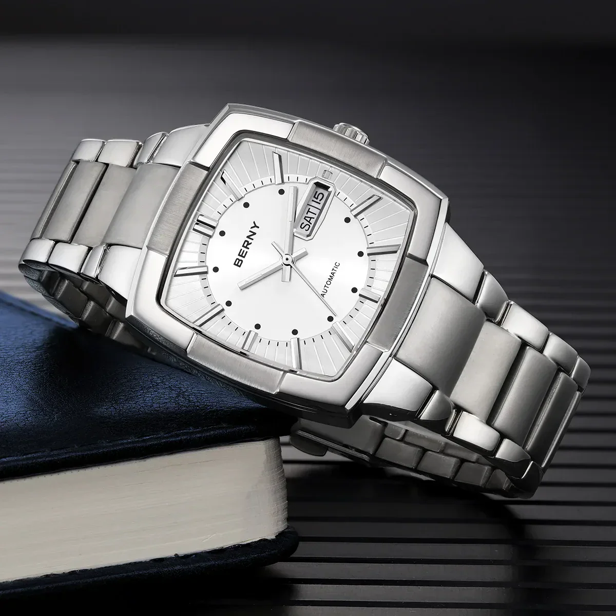 Elegant men's silver stainless steel wristwatch for timeless style.