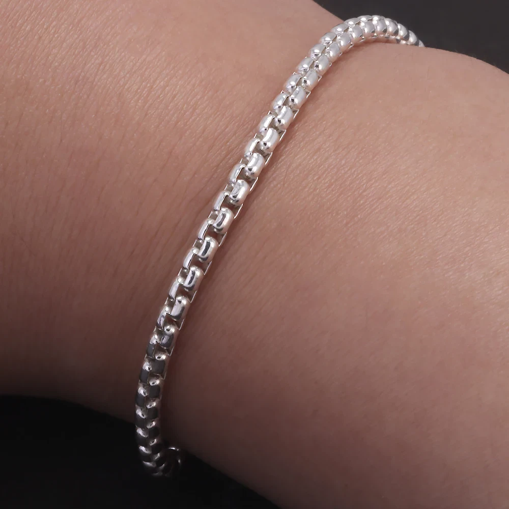 Delicate silver chain bracelet for women, perfect for stacking or everyday wear jewelry, stylish and lightweight.