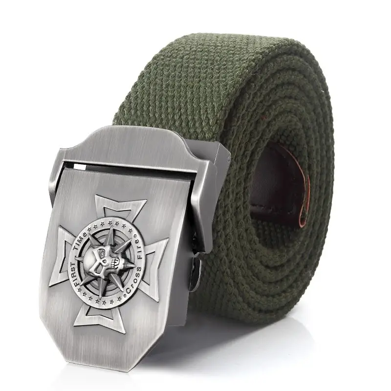Adjustable military-style green fabric belt with metal buckle. Durable and stylish accessory.