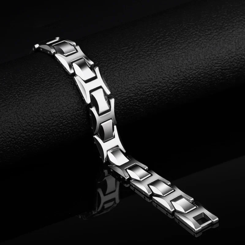 Stylish stainless steel jewelry bracelet for men and women.