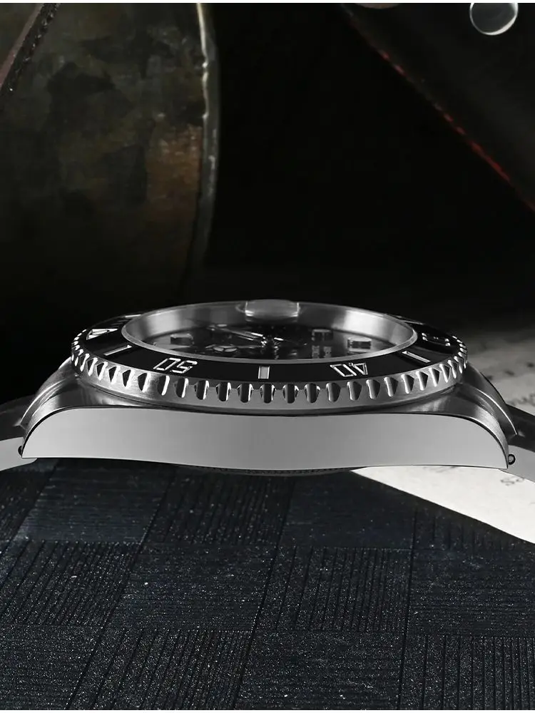 Water Ghost Automatic Dive Watch for Deep-Sea Exploration.