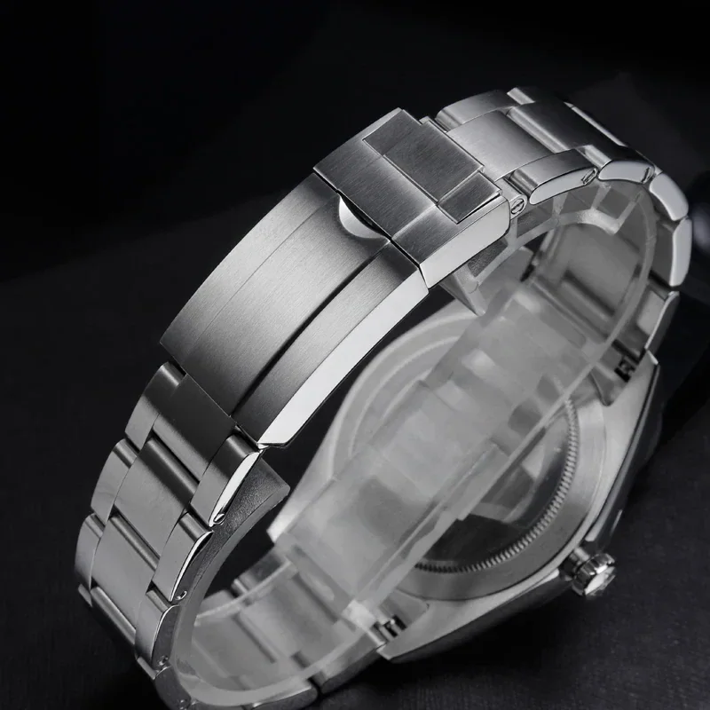 High-quality stainless steel men's watch strap for elegant timepieces.