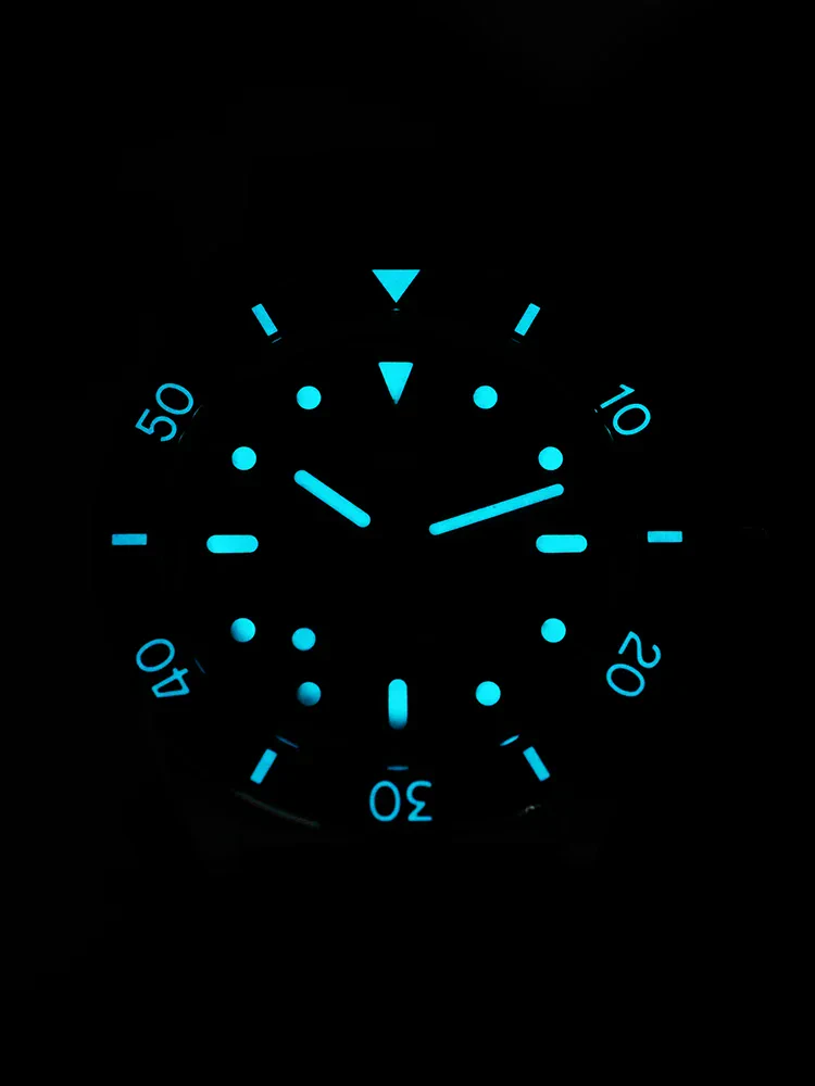 Glow-in-the-dark dial with luminous hands and markers for easy reading in low light.
