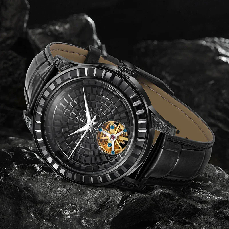 Luxurious men's mechanical watch with glowing dial and genuine leather strap.