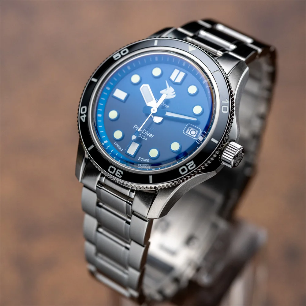High-resolution image of Proxima PX1740-LS 39mm men's diving watch with sunburst dial.