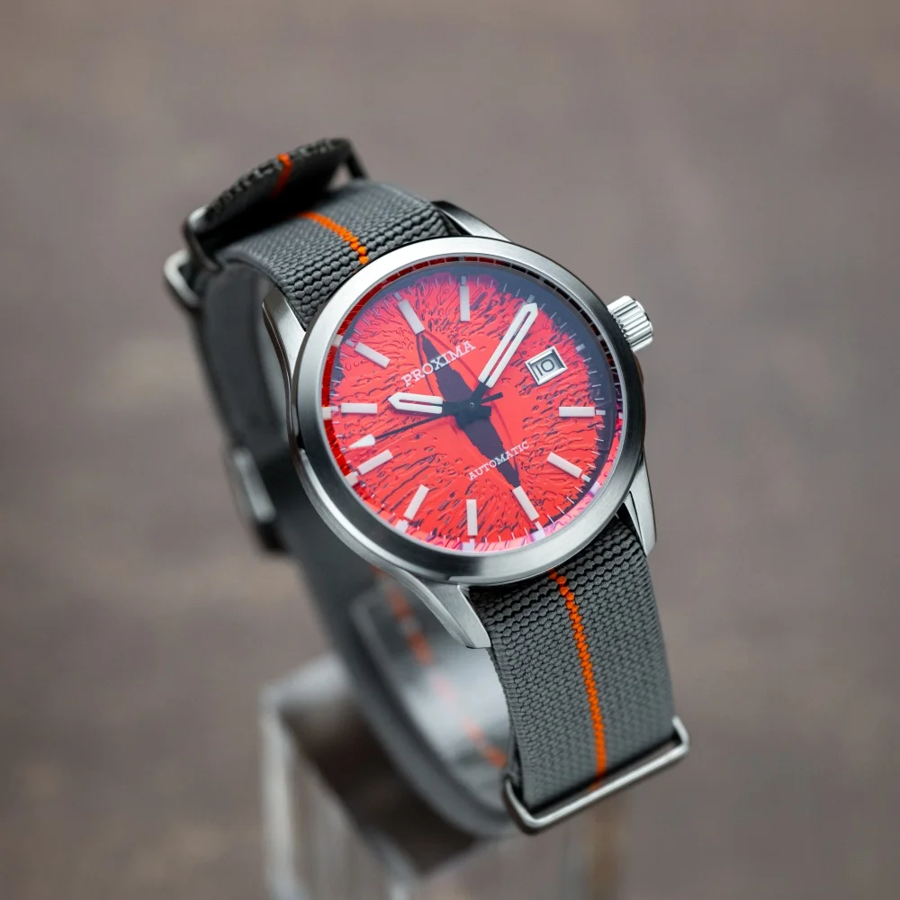 High-quality Proxima 2025 luminous dive watch with red dial and 39mm case.