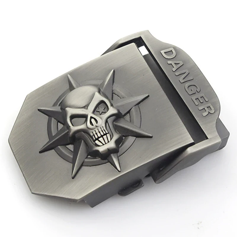 Durable Skull and Spikes Belt Buckle for Tactical Gear.